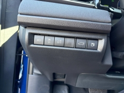 Toyota Camry LE (Natl) 2026