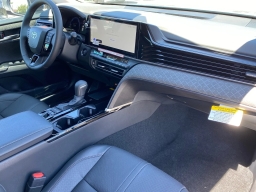 Toyota Camry XLE (Natl) 2026