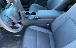 Toyota Camry XLE (Natl) 2026