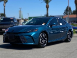 Toyota Camry XLE (Natl) 2026
