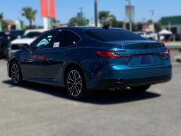 Toyota Camry XLE (Natl) 2026