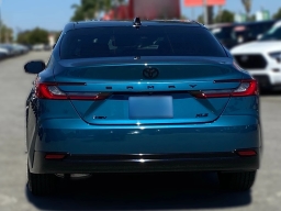 Toyota Camry XLE (Natl) 2026