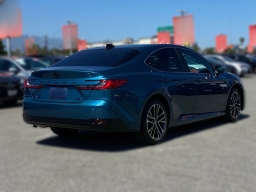 Toyota Camry XLE (Natl) 2026