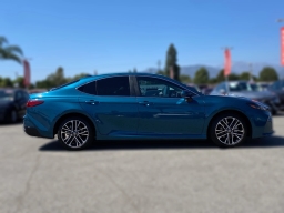 Toyota Camry XLE (Natl) 2026