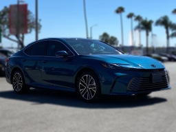 Toyota Camry XLE (Natl) 2026