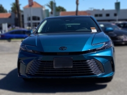 Toyota Camry XLE (Natl) 2026