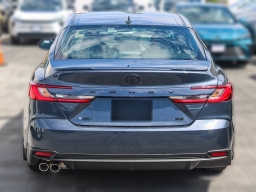 Toyota Camry SE (Natl) 2026