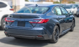 Toyota Camry SE (Natl) 2026