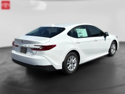 Toyota Camry LE (Natl) 2026