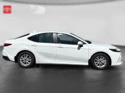 Toyota Camry LE (Natl) 2026