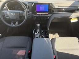 Toyota Camry LE (Natl) 2026