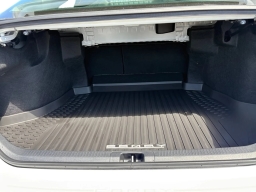 Toyota Camry LE (Natl) 2026