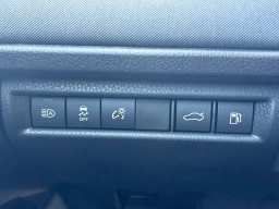 Toyota Camry LE (Natl) 2026