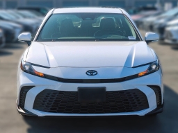Toyota Camry SE (Natl) 2026
