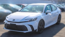 Toyota Camry SE (Natl) 2026