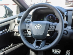 Toyota Camry SE (Natl) 2026