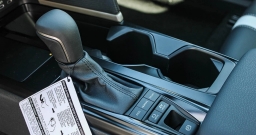 Toyota Camry SE (Natl) 2026