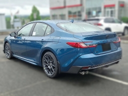 Toyota Camry SE (Natl) 2026
