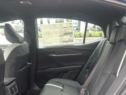 Toyota Camry SE (Natl) 2026
