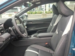 Toyota Camry SE (Natl) 2026