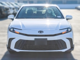 Toyota Camry SE (Natl) 2026