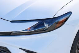 Toyota Camry SE (Natl) 2026