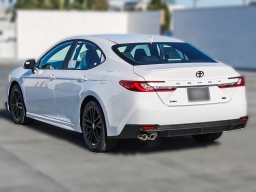 Toyota Camry SE (Natl) 2026