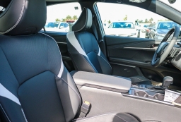 Toyota Camry SE (Natl) 2026