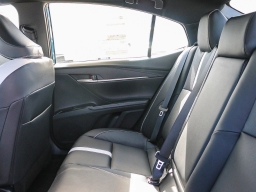Toyota Camry SE (Natl) 2026