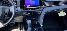 Toyota Camry LE (Natl) 2026