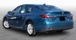 Toyota Camry LE (Natl) 2026
