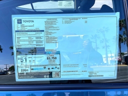 Toyota Camry LE (Natl) 2026