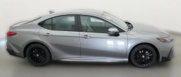 Toyota Camry SE (Natl) 2026