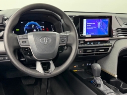 Toyota Camry LE (Natl) 2026