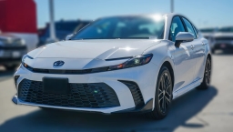 Toyota Camry SE (Natl) 2026