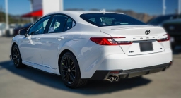 Toyota Camry SE (Natl) 2026