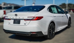 Toyota Camry SE (Natl) 2026