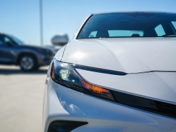 Toyota Camry SE (Natl) 2026