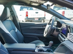 Toyota Camry SE (Natl) 2026
