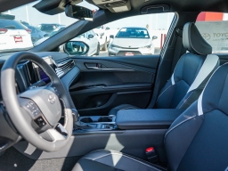 Toyota Camry SE (Natl) 2026