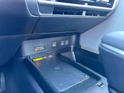 Toyota Camry SE (Natl) 2026