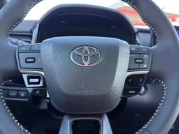 Toyota Camry SE (Natl) 2026