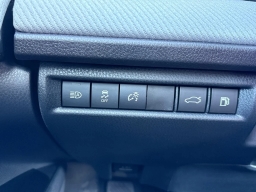 Toyota Camry SE (Natl) 2026