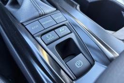 Toyota Camry SE (Natl) 2026