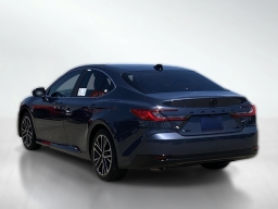 Toyota Camry XLE (Natl) 2026