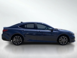 Toyota Camry XLE (Natl) 2026