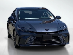 Toyota Camry XLE (Natl) 2026