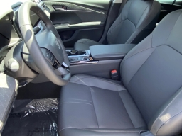 Toyota Camry XLE (Natl) 2026