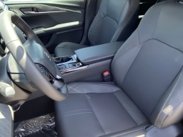 Toyota Camry XLE (Natl) 2026