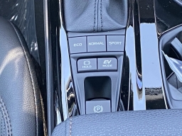 Toyota Camry XLE (Natl) 2026